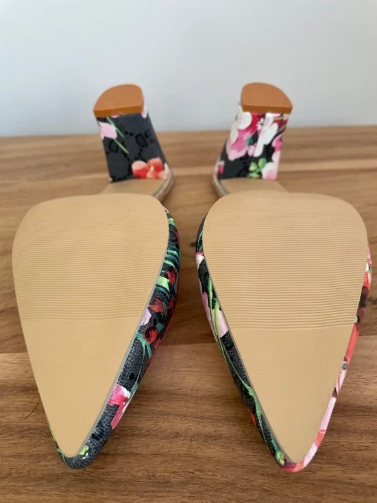 7.5. NWOT Chinese Floral Pointed Mules in Red Multi - Picture 6 of 6